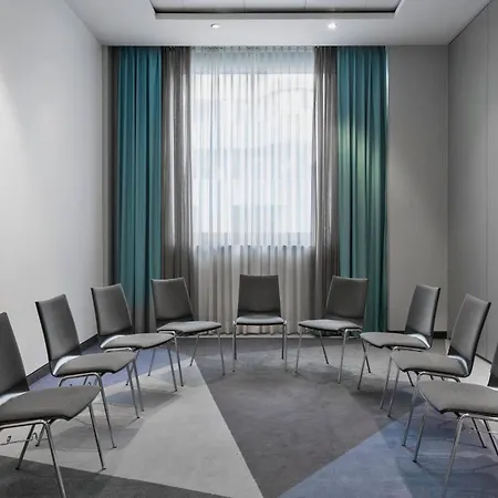 Courtyard By Marriott North Hotel 4*