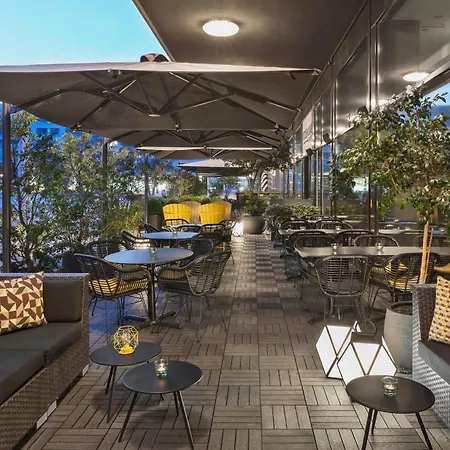 Courtyard By Marriott North Hotel