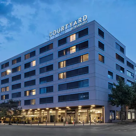 Courtyard By Marriott North Hotel