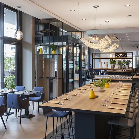 Ξενοδοχείο Courtyard By Marriott North