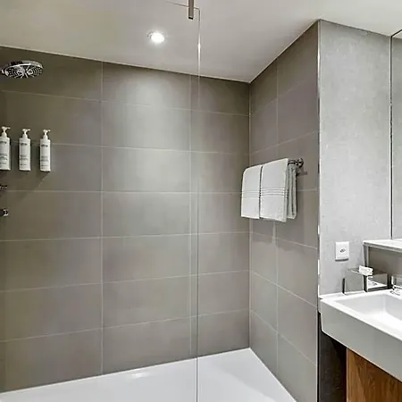 Courtyard By Marriott North ציריך