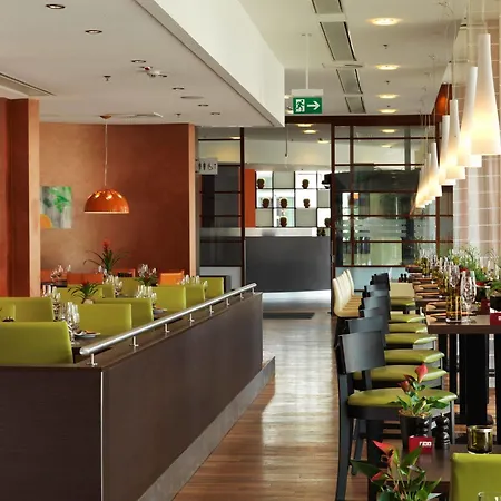 Courtyard By Marriott North Hotel