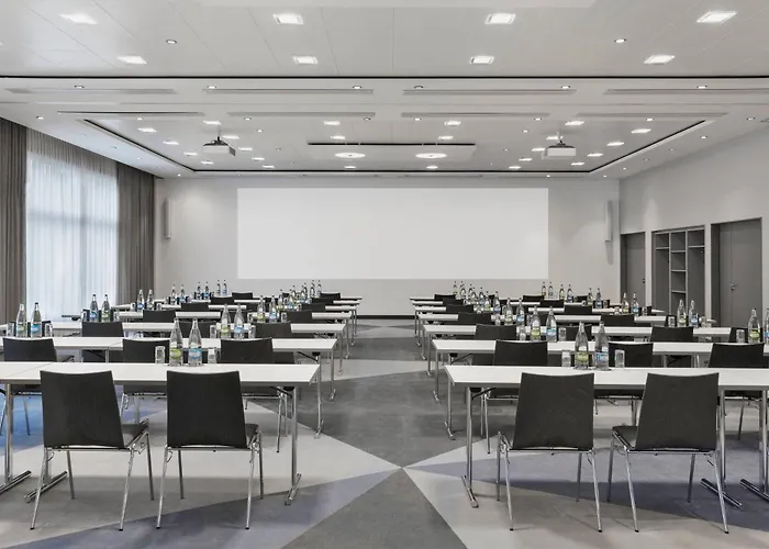 Szálloda Courtyard By Marriott North 4*