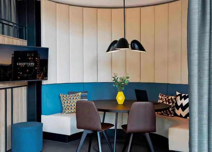 Szálloda Courtyard By Marriott North 4*