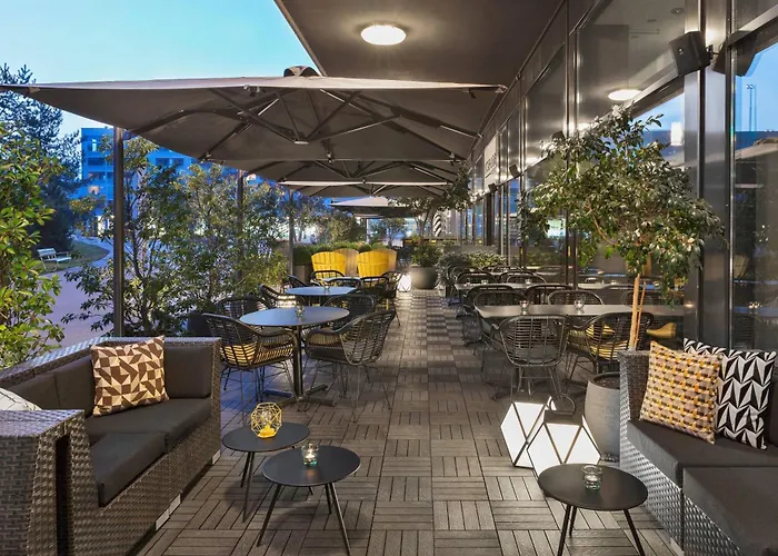 Courtyard By Marriott North Szálloda