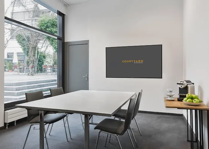 Отель Courtyard By Marriott North 4*