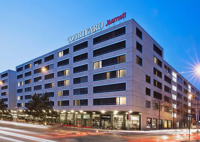Courtyard By Marriott North Отель