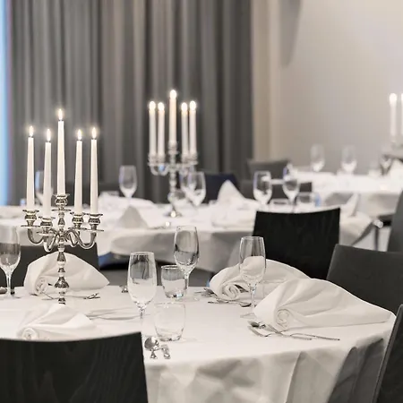 Courtyard By Marriott North Hotel